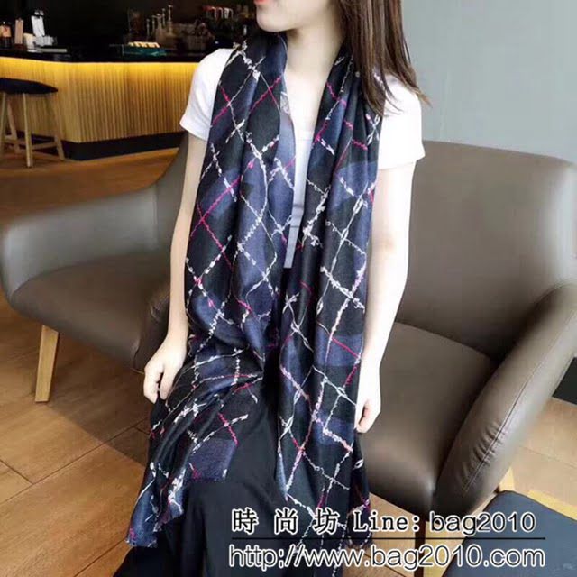 CHANEL香奈兒 2018專櫃最新款羊絨長巾 LLWJ6411